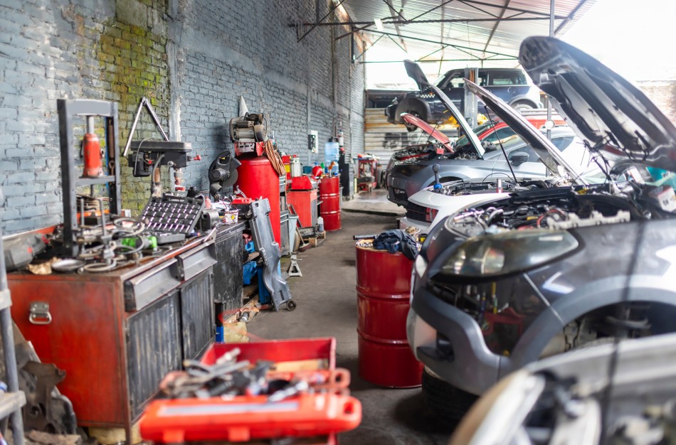 Aplinkosaugininkai tikrino eksploatuoti netinkamų transporto priemonių veiklą vykdančias įmones ir asmenis