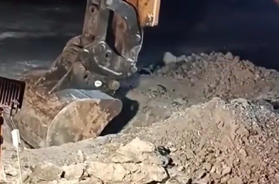 Stiprus šaltis atskleidė senos infrastruktūros problemas: Chemikų gatvėje – viena didžiausių vandentiekio avarijų