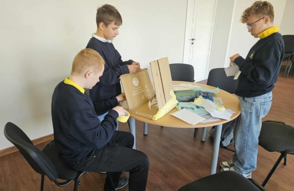 Mokome ir mokomės būti atsakingais 