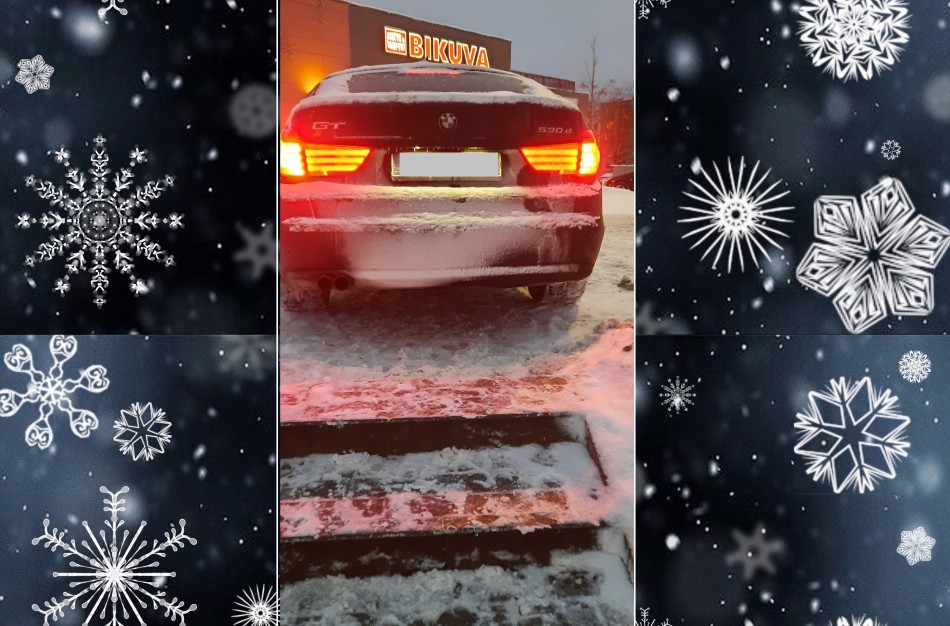 Jonavietė užfiksavo: BMW automobilis ties pėsčiųjų laiptukais - pėstiesiems liko sniegas ir kliūtys