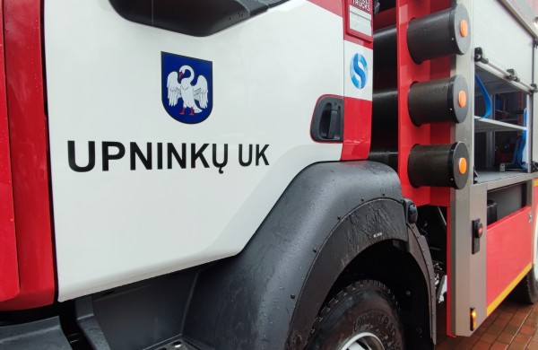 Tiriamas Upninkuose kilęs gaisras 