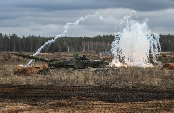 Po daugiau nei šimtmečio pertraukos į Lietuvos kariuomenę grįš tankai – kas vyksta jų belaukiant?