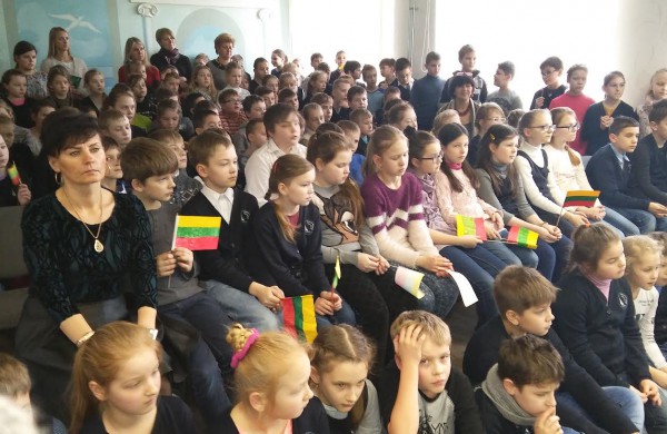 Mokyklose ir seniūnijose paminėta Kovo 11-oji