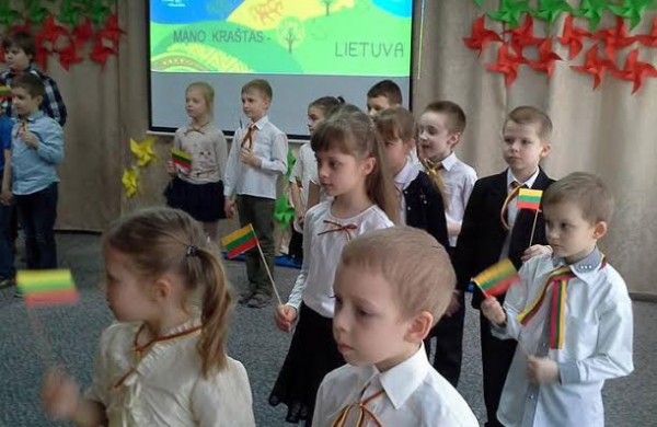 Mokyklose ir seniūnijose paminėta Kovo 11-oji