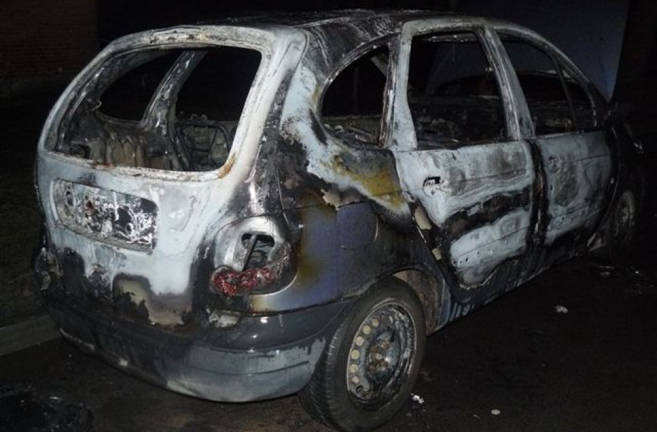 Mokyklos gatvėje padegtas automobilis