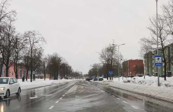 Miestas tirpsta, o sąžinė? Įsiutusi jonavietė kreipiasi į visus vairuotojus