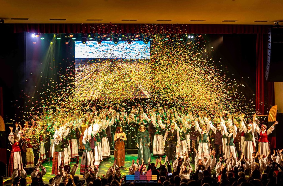 Jonavoje iškilmingai paminėta Vasario 16-oji: įteikta „Nepriklausomybės stela“