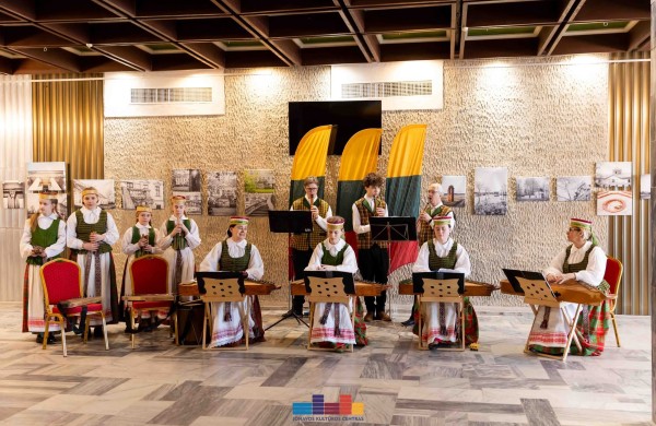 Jonavoje iškilmingai paminėta Vasario 16-oji: įteikta „Nepriklausomybės stela“