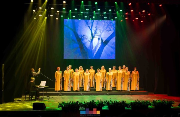 Jonavoje iškilmingai paminėta Vasario 16-oji: įteikta „Nepriklausomybės stela“