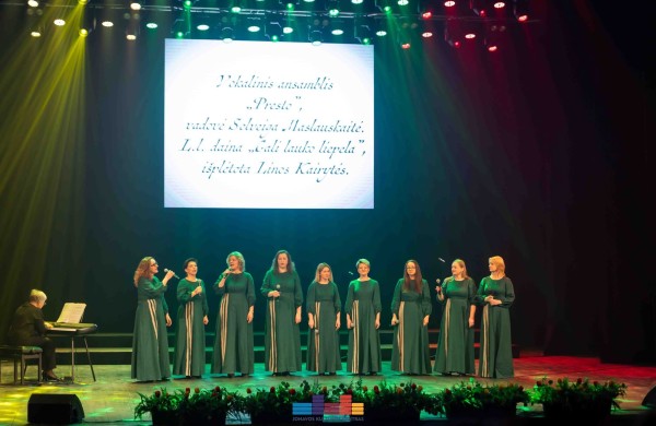 Jonavoje iškilmingai paminėta Vasario 16-oji: įteikta „Nepriklausomybės stela“