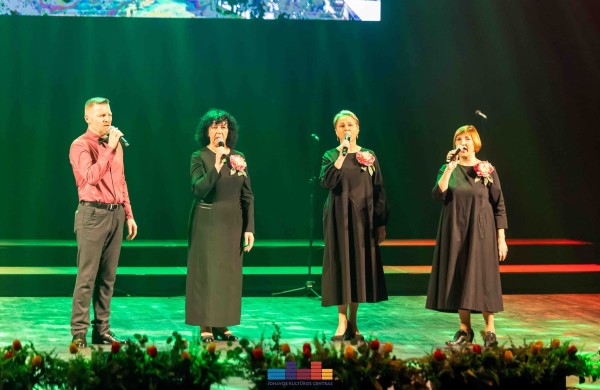 Jonavoje iškilmingai paminėta Vasario 16-oji: įteikta „Nepriklausomybės stela“