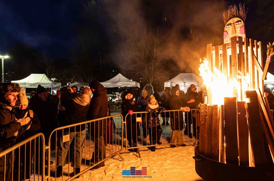 Triukšmingai ir linksmai Jonavoje nuaidėjo Užgavėnių šurmulynės