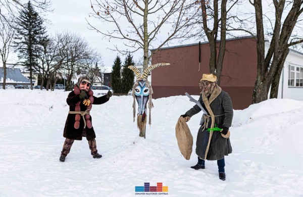 Triukšmingai ir linksmai Jonavoje nuaidėjo Užgavėnių šurmulynės