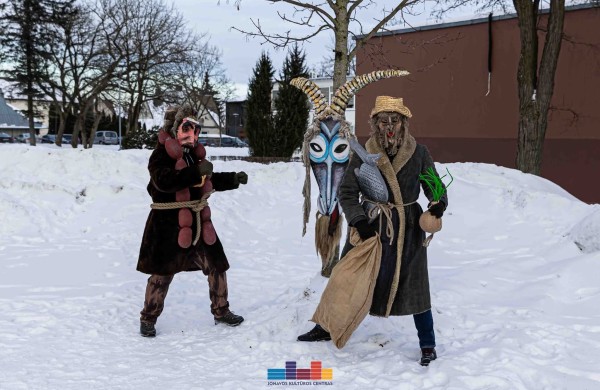Triukšmingai ir linksmai Jonavoje nuaidėjo Užgavėnių šurmulynės