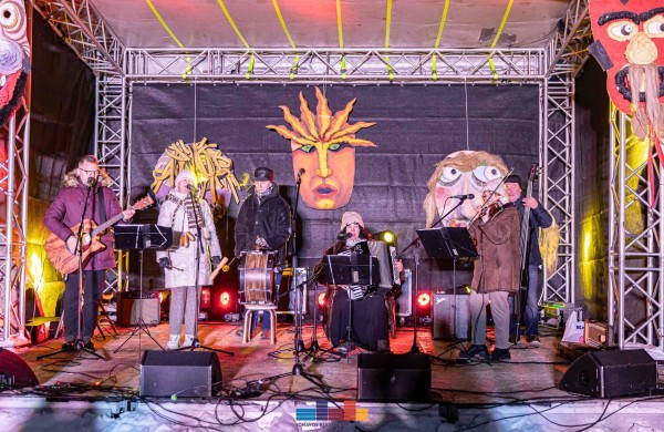 Triukšmingai ir linksmai Jonavoje nuaidėjo Užgavėnių šurmulynės