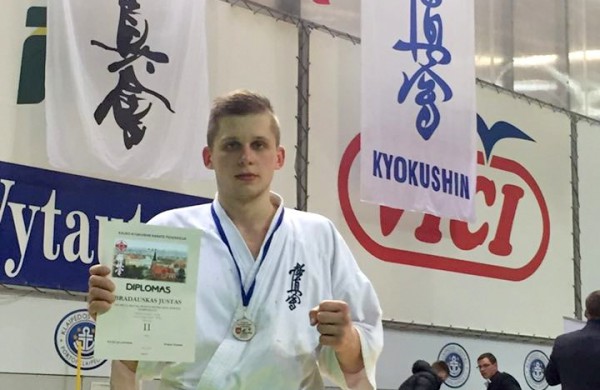 Gausingas Jonavos karatistų medalių derlius Kaune