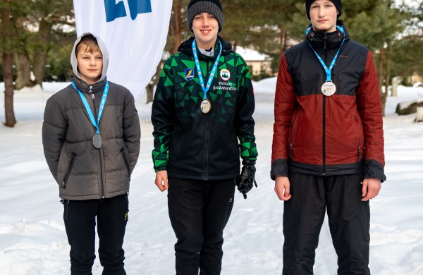 Dvyliktajame Lietuvos diskgolfo žiemos čempionate – sniego nepabūgę čempionai 