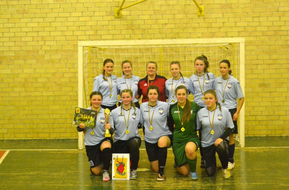 Pergalingas Jonavos futbolininkių kelias Ukmergėje