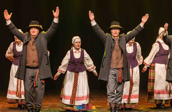 Pavasarį Jonava pasitiko su trenksmu – nuskambėjo II respublikinis šokių festivalis „Mazgytinis"