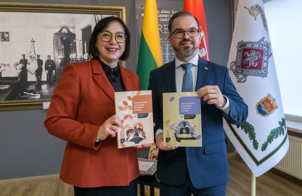 Pristatytas naujas pilietino ugdymo vadovėlis