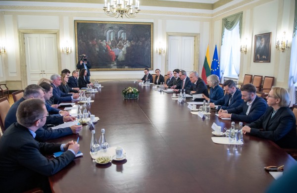 Prezidentas ragina griežtinti šalies migracijos politiką: per pastaruosius ketverius metus užsieniečių skaičius Lietuvoje daugiau nei padvigubėjo