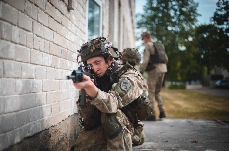 Kariuomenė primena: pabaigus 9 mėnesių tarnybą laukia tarnyba rezerve