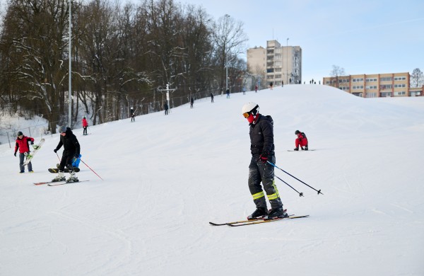 Paskutinės sezono dienos Jonavos slidinėjimo centre: lankytojų laukia malonios staigmenos