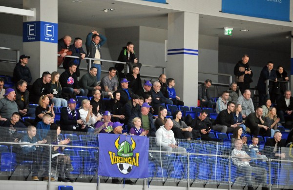 Jonavos “VIKINGAI” dėkoja miestui, sirgaliams, futbolo bendruomenei ir rėmėjams už sezoną 