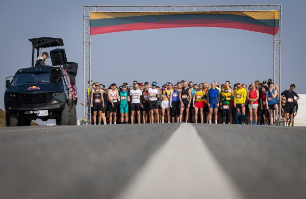 Šventiniame Kovo 11-osios bėgime Jonavoje triumfavo L. Tarasevičius ir V. Žūsinaitė