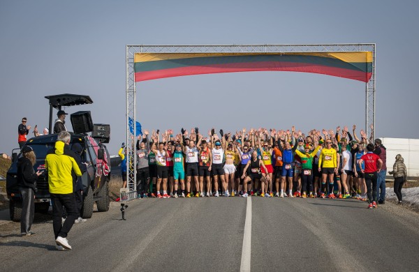 Šventiniame Kovo 11-osios bėgime Jonavoje triumfavo L. Tarasevičius ir V. Žūsinaitė