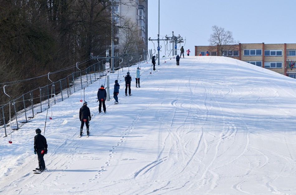 Žiema, kurią prisiminsime: Jonavos slidinėjimo centras sezoną uždarė rekordiniu lankytojų skaičiumi