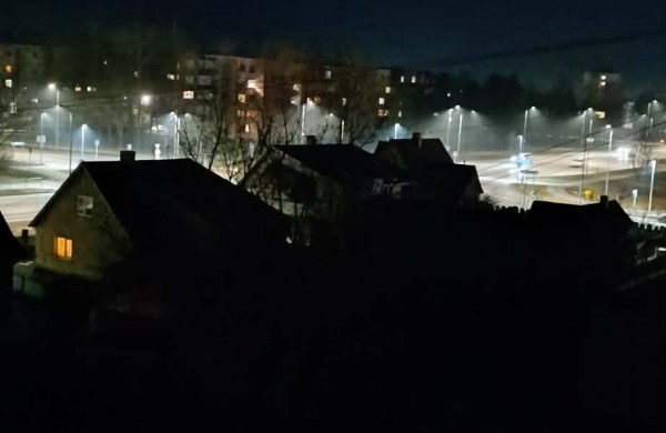 „Langų atverti neįmanoma“: gyventojai skundžiasi smogu ir dvoku Jonavoje