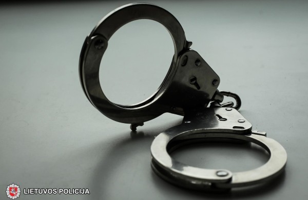Kriminalistai išaiškino telefoninių sukčių grupę – nukentėję asmenys neteko apie 200 tūkst. eurų