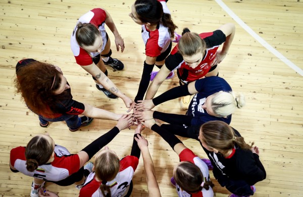 „Sostinės tauro-VTC“ tinklininkės nugalėjo Jonavos „Aušrinės-JSC“ ekipą