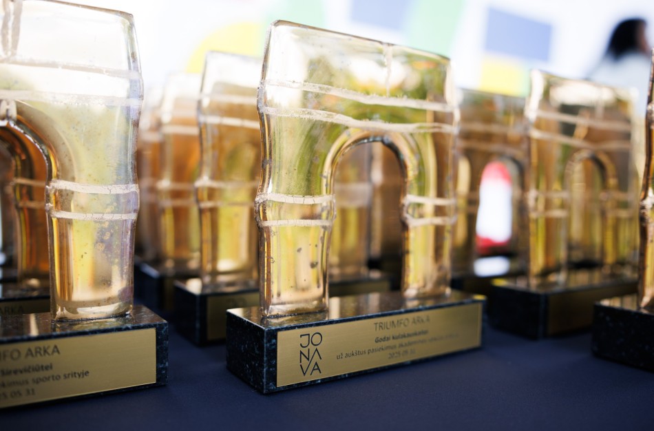 Kviečia teikti kandidatus ,,Triumfo arkos“ apdovanojimams gauti