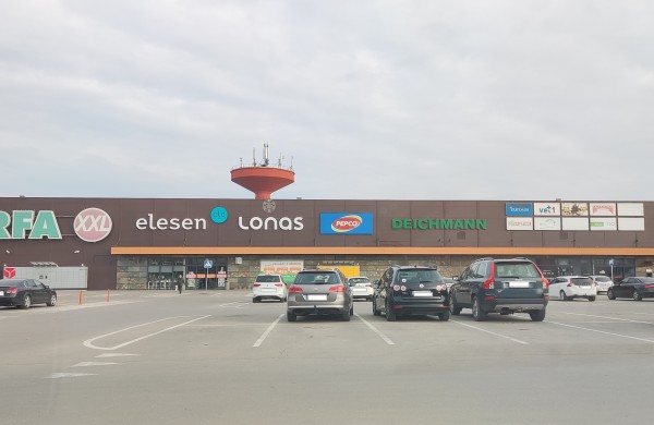 Po avarijos prie „Norfos“ - klausimai dėl ženklinimo: prekybos centras skundų sako negavęs