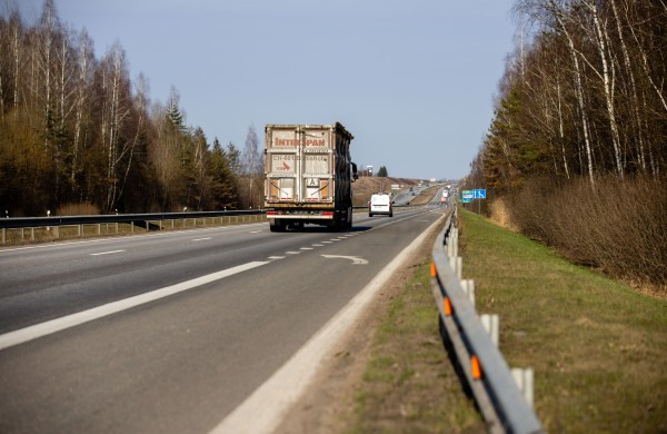 „Via Lietuva“ pradeda masinius automagistralių ir magistralinių kelių tvarkymo darbus: bus atnaujinama 170 km ruožų