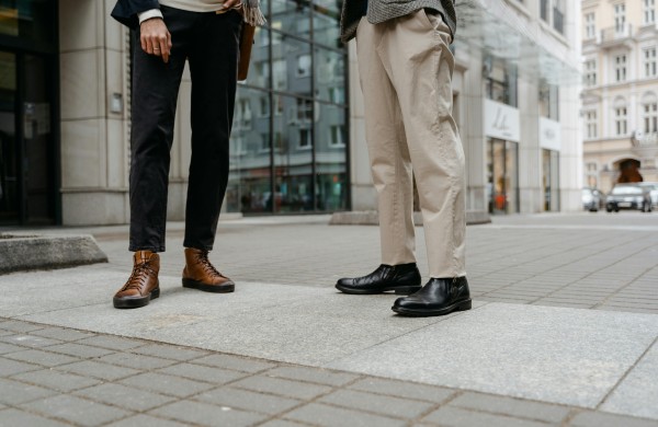 Tinkamas vyriškų kelnių ilgis – pagal etiketo taisyklės
