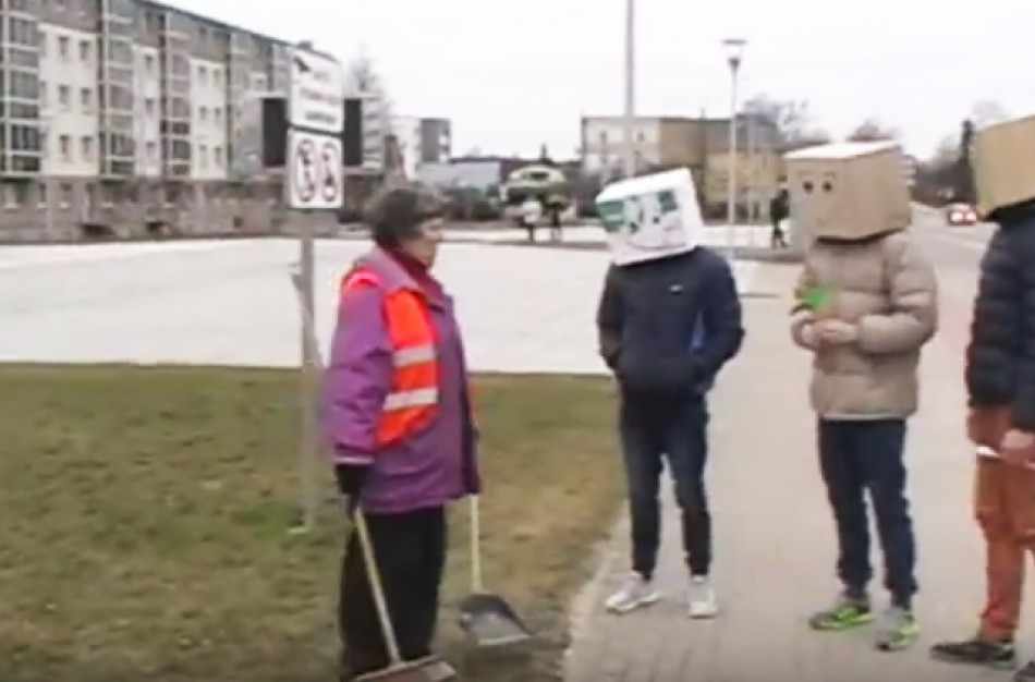 Savaitė be patyčių: Jonavos politechnikos mokyklos mokinių provokacija miesto gatvėse (video)