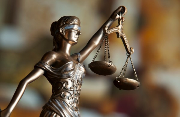 Teismas atmetė grupės migrantų skundą dėl moralinės žalos atlyginimo