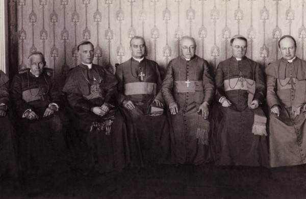 Kauno arkivyskupas metropolitas Kęstutis Kėvalas: „100 metų lietuvių tautai dedikuotai popiežiaus bulei ir 100-osios Velykos Kauno arkivyskupijos istorijoje“ 