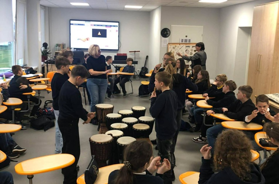 Mokykla ir mokslas kartu: Jonavos „Neries“ pagrindinės mokyklos ir Šiaulių akademijos partnerystė