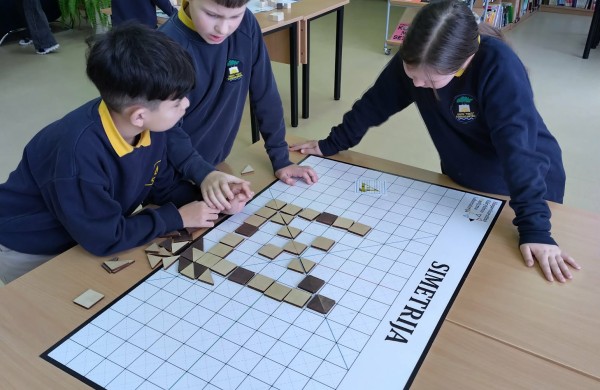 Mokykla ir mokslas kartu: Jonavos „Neries“ pagrindinės mokyklos ir Šiaulių akademijos partnerystė