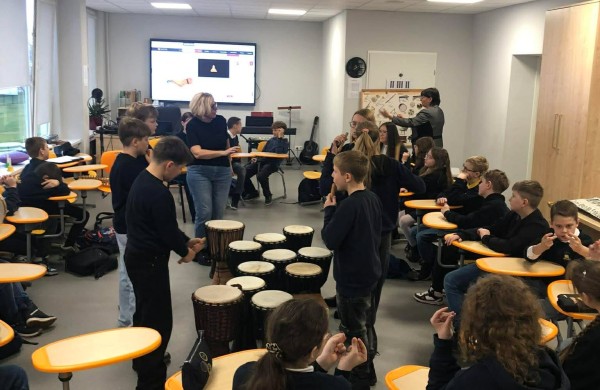 Mokykla ir mokslas kartu: Jonavos „Neries“ pagrindinės mokyklos ir Šiaulių akademijos partnerystė