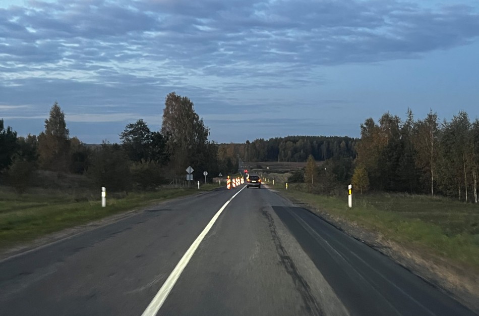 Pradedama krašto kelių „dešiniojo rato“ programa: dėmesys kritinėms dangos pažaidoms ir eismo saugumui