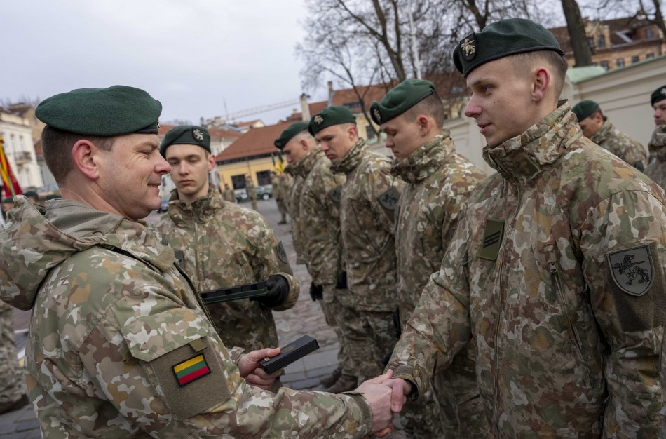 Pasveikinti ir apdovanoti iš misijos Kosove grįžę Lietuvos kariai