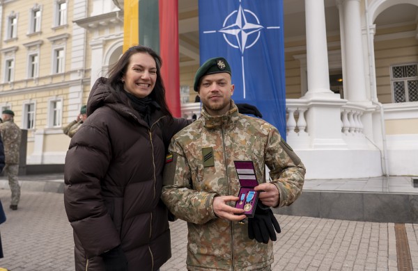 Pasveikinti ir apdovanoti iš misijos Kosove grįžę Lietuvos kariai