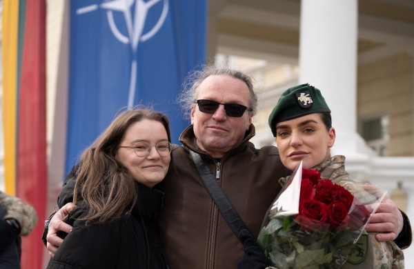 Pasveikinti ir apdovanoti iš misijos Kosove grįžę Lietuvos kariai