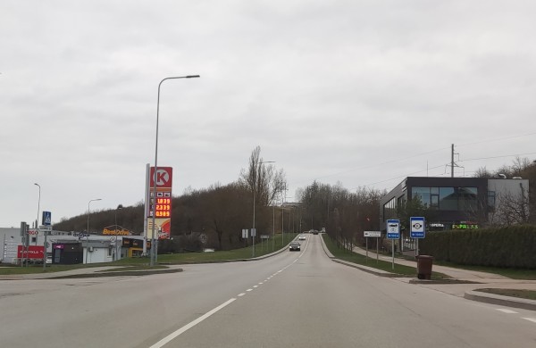 Skelbiamos degalų kainos Lietuvos degalinėse kiekvieną darbo dieną 