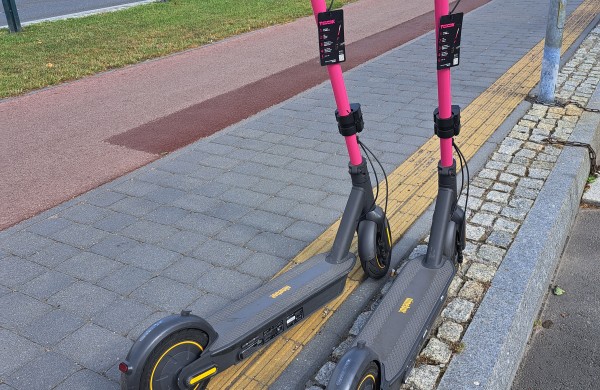 Paspirtukų sezonas grįžo: ekspertai įspėja apie riziką